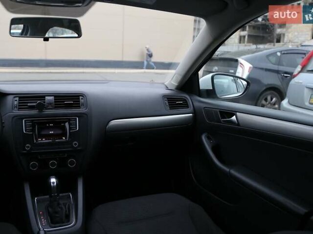 Білий Фольксваген Джетта, об'ємом двигуна 1.6 л та пробігом 122 тис. км за 12600 $, фото 12 на Automoto.ua