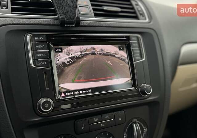 Белый Фольксваген Джетта, объемом двигателя 1.39 л и пробегом 74 тыс. км за 13500 $, фото 30 на Automoto.ua