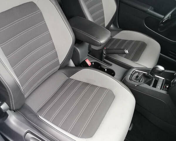 Белый Фольксваген Джетта, объемом двигателя 1.6 л и пробегом 245 тыс. км за 10500 $, фото 9 на Automoto.ua