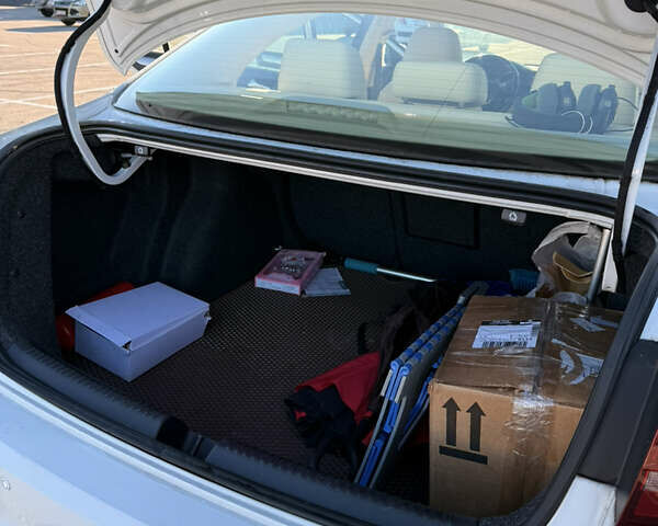 Фольксваген Джетта 2016 в Киеве на Automoto.ua Белый Фольксваген Джетта, объемом двигателя 1.39 л и пробегом 74 тыс. км за 12000 $, фото 11 на Automoto.ua