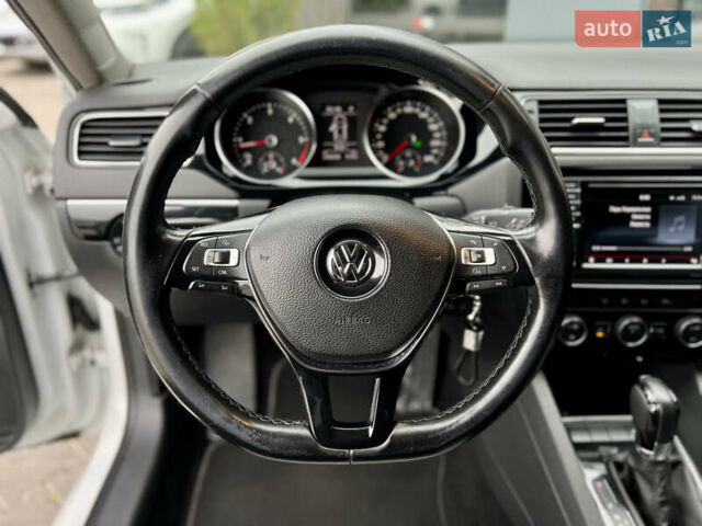 Белый Фольксваген Джетта, объемом двигателя 1.6 л и пробегом 276 тыс. км за 10500 $, фото 28 на Automoto.ua