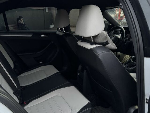 Белый Фольксваген Джетта, объемом двигателя 1.8 л и пробегом 110 тыс. км за 5500 $, фото 21 на Automoto.ua