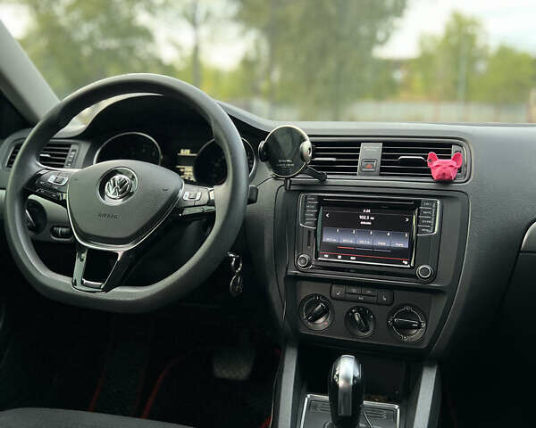 Белый Фольксваген Джетта, объемом двигателя 1.4 л и пробегом 155 тыс. км за 10300 $, фото 7 на Automoto.ua