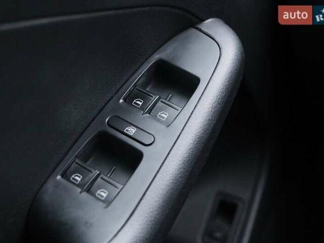 Білий Фольксваген Джетта, об'ємом двигуна 1.6 л та пробігом 122 тис. км за 12600 $, фото 18 на Automoto.ua