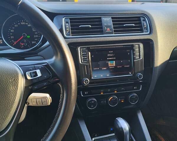 Белый Фольксваген Джетта, объемом двигателя 1.6 л и пробегом 171 тыс. км за 10800 $, фото 7 на Automoto.ua