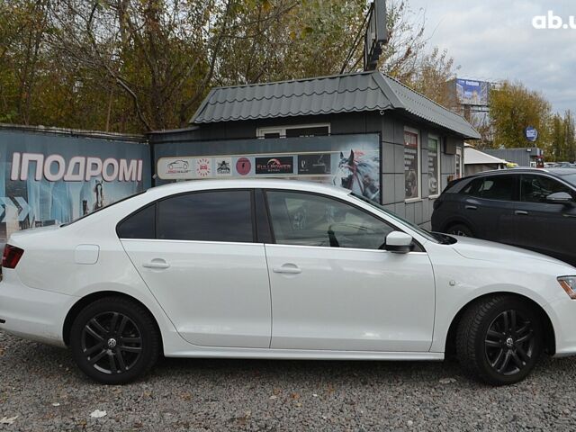 Фольксваген Джетта 2016 в Киеве на Automoto.ua Белый Фольксваген Джетта, объемом двигателя 0 л и пробегом 118 тыс. км за 11200 $, фото 5 на Automoto.ua