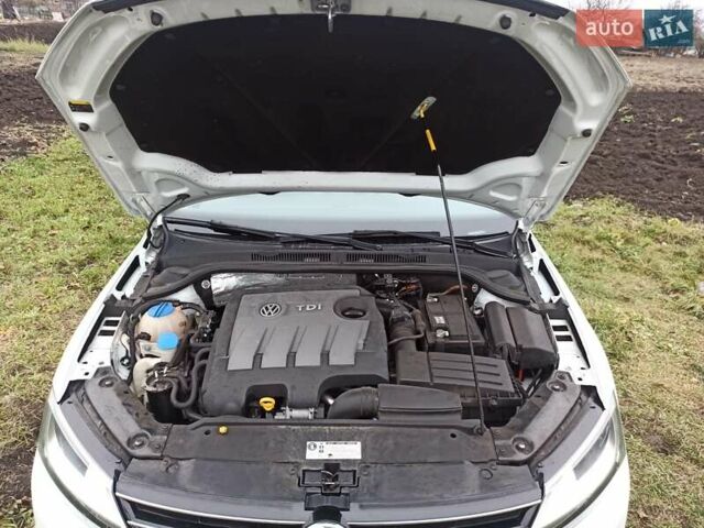 Белый Фольксваген Джетта, объемом двигателя 1.6 л и пробегом 226 тыс. км за 12500 $, фото 14 на Automoto.ua