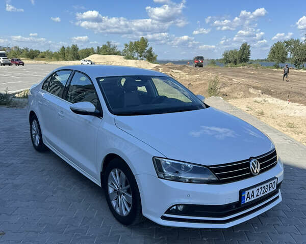 Белый Фольксваген Джетта, объемом двигателя 1.6 л и пробегом 177 тыс. км за 11000 $, фото 2 на Automoto.ua
