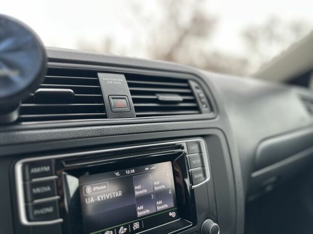 Белый Фольксваген Джетта, объемом двигателя 1.4 л и пробегом 92 тыс. км за 10500 $, фото 15 на Automoto.ua