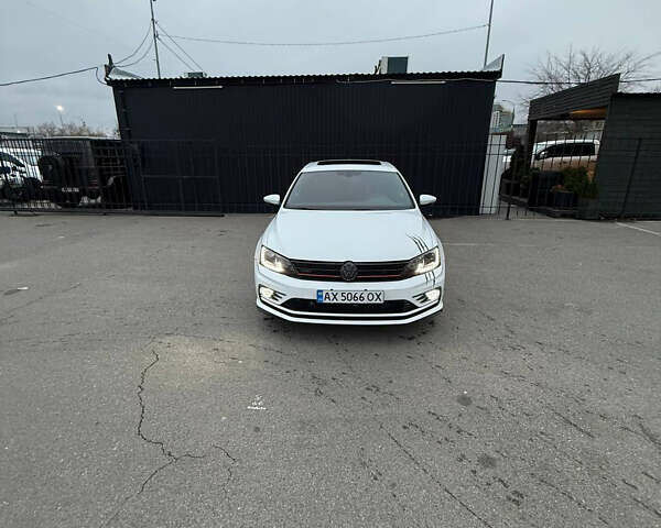 Белый Фольксваген Джетта, объемом двигателя 2 л и пробегом 106 тыс. км за 12500 $, фото 4 на Automoto.ua
