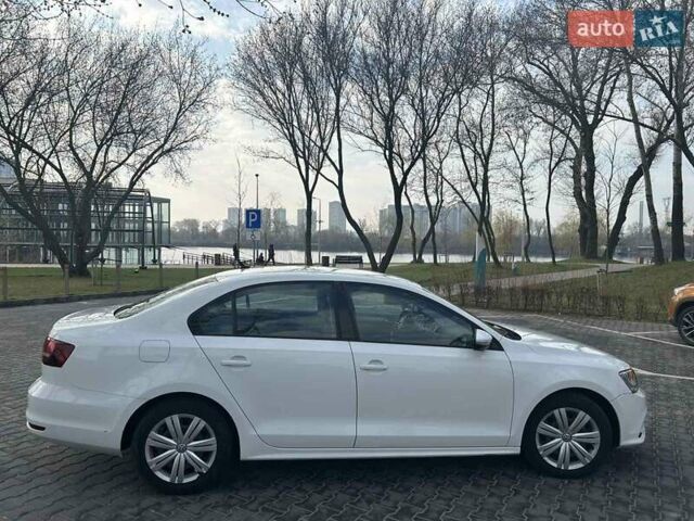 Білий Фольксваген Джетта, об'ємом двигуна 1.6 л та пробігом 162 тис. км за 9950 $, фото 5 на Automoto.ua