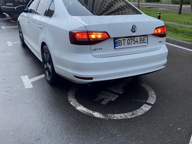 Белый Фольксваген Джетта, объемом двигателя 1.6 л и пробегом 180 тыс. км за 10600 $, фото 1 на Automoto.ua