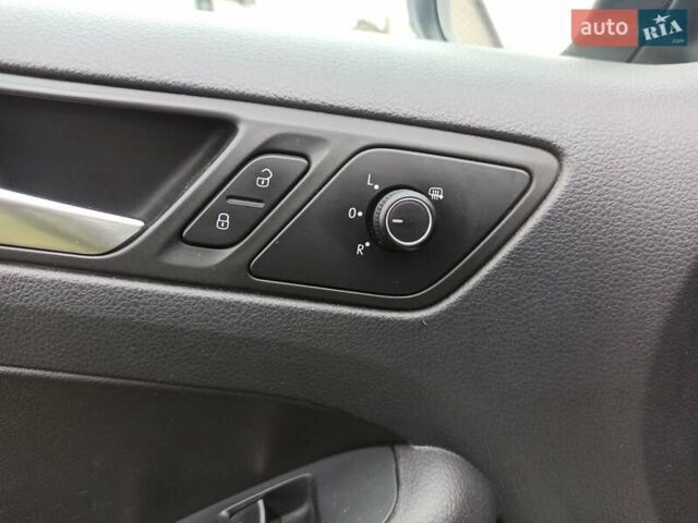 Белый Фольксваген Джетта, объемом двигателя 1.6 л и пробегом 226 тыс. км за 10599 $, фото 7 на Automoto.ua