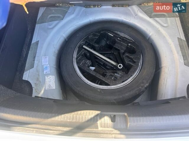 Белый Фольксваген Джетта, объемом двигателя 1.6 л и пробегом 138 тыс. км за 10500 $, фото 12 на Automoto.ua