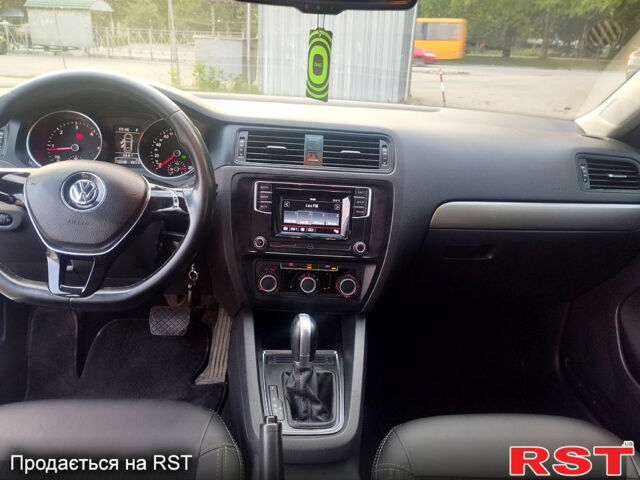 Белый Фольксваген Джетта, объемом двигателя 1.6 л и пробегом 250 тыс. км за 11500 $, фото 7 на Automoto.ua