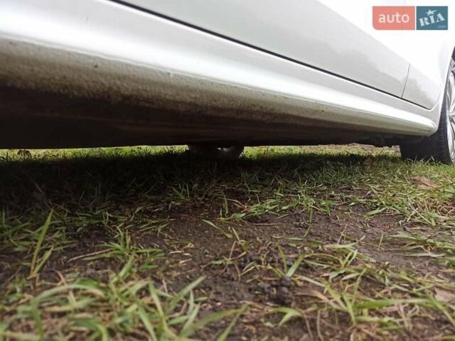 Белый Фольксваген Джетта, объемом двигателя 1.6 л и пробегом 226 тыс. км за 12500 $, фото 41 на Automoto.ua