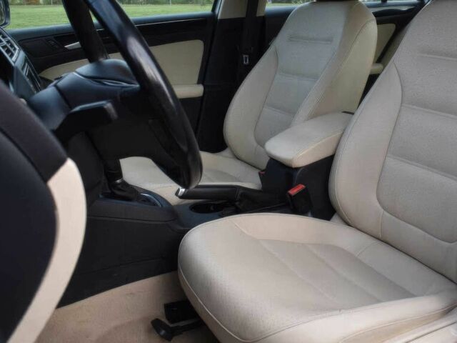 Белый Фольксваген Джетта, объемом двигателя 1.8 л и пробегом 70 тыс. км за 4000 $, фото 7 на Automoto.ua