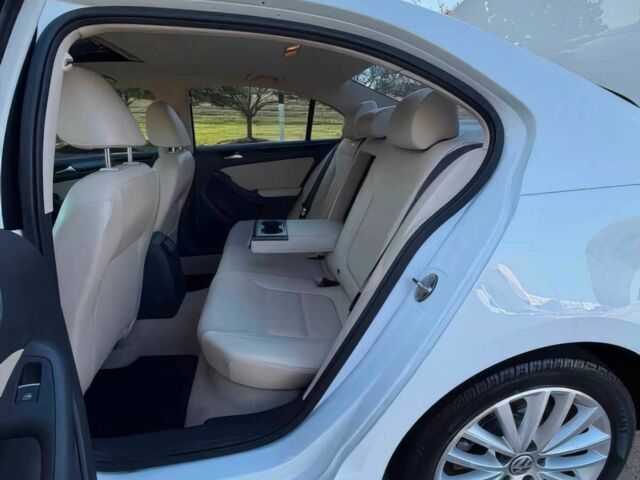 Белый Фольксваген Джетта, объемом двигателя 1.8 л и пробегом 74 тыс. км за 6000 $, фото 9 на Automoto.ua