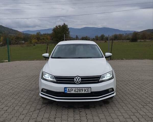 Фольксваген Джетта 2016 в Сваляве на Automoto.ua Белый Фольксваген Джетта, объемом двигателя 1.6 л и пробегом 219 тыс. км за 11300 $, фото 34 на Automoto.ua