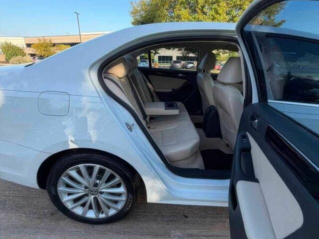 Белый Фольксваген Джетта, объемом двигателя 1.8 л и пробегом 74 тыс. км за 6000 $, фото 8 на Automoto.ua