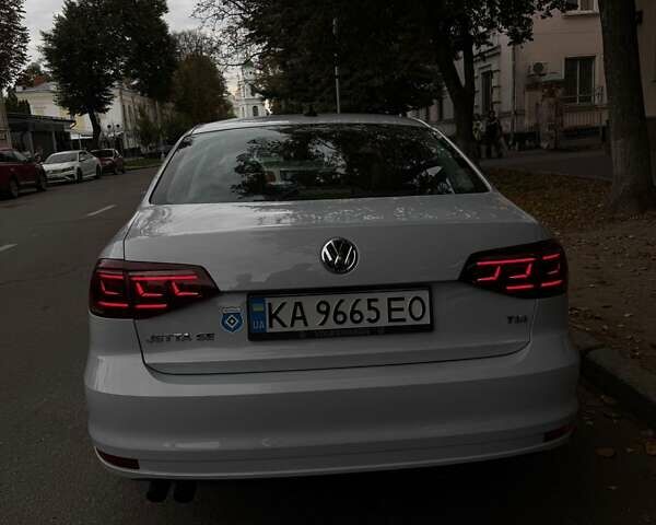 Білий Фольксваген Джетта, об'ємом двигуна 1.4 л та пробігом 119 тис. км за 11165 $, фото 1 на Automoto.ua