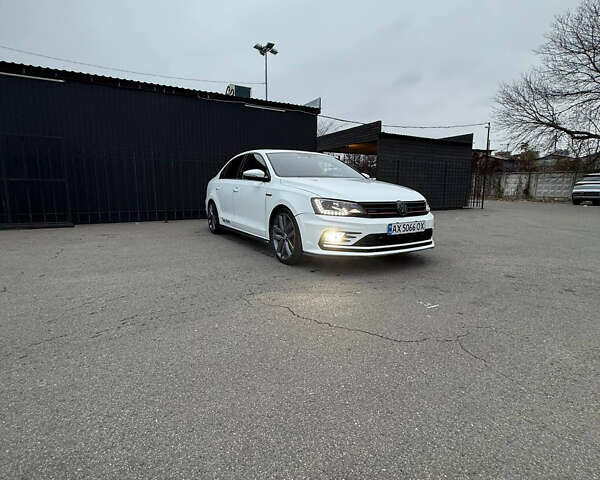 Белый Фольксваген Джетта, объемом двигателя 2 л и пробегом 106 тыс. км за 12500 $, фото 1 на Automoto.ua