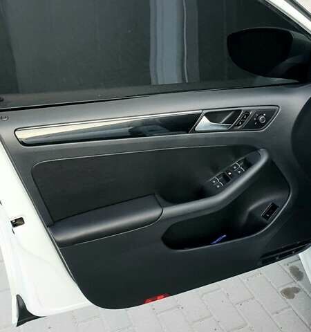 Белый Фольксваген Джетта, объемом двигателя 1.6 л и пробегом 150 тыс. км за 12500 $, фото 4 на Automoto.ua