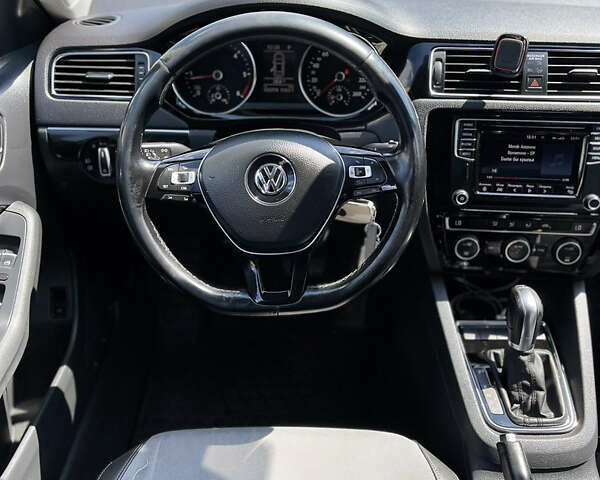 Білий Фольксваген Джетта, об'ємом двигуна 1.6 л та пробігом 173 тис. км за 11000 $, фото 9 на Automoto.ua