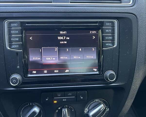 Белый Фольксваген Джетта, объемом двигателя 1.39 л и пробегом 208 тыс. км за 10900 $, фото 13 на Automoto.ua