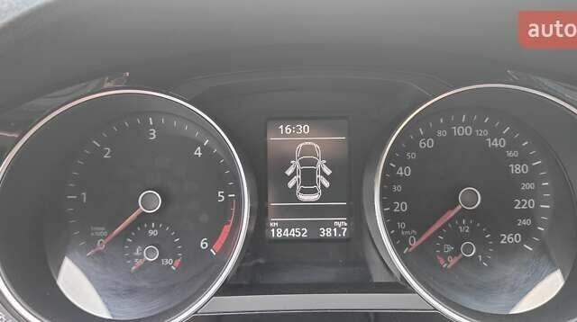 Белый Фольксваген Джетта, объемом двигателя 1.6 л и пробегом 184 тыс. км за 12500 $, фото 2 на Automoto.ua