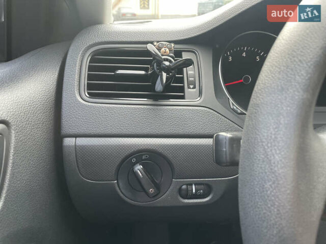 Белый Фольксваген Джетта, объемом двигателя 1.4 л и пробегом 159 тыс. км за 9100 $, фото 20 на Automoto.ua