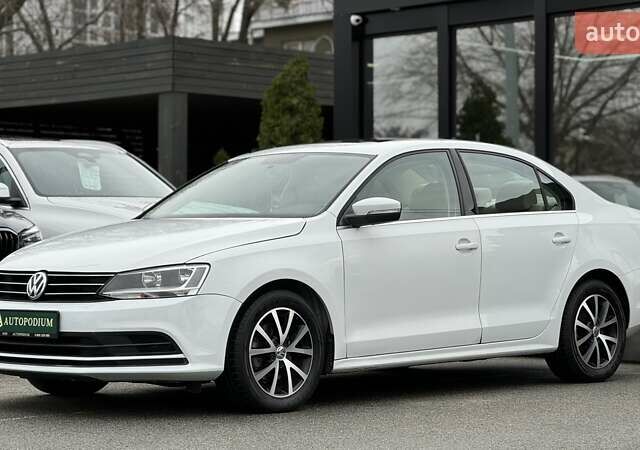 Белый Фольксваген Джетта, объемом двигателя 1.39 л и пробегом 74 тыс. км за 13500 $, фото 2 на Automoto.ua