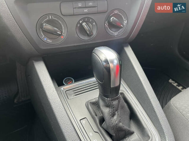 Белый Фольксваген Джетта, объемом двигателя 1.4 л и пробегом 159 тыс. км за 9100 $, фото 19 на Automoto.ua