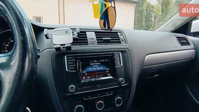 Білий Фольксваген Джетта, об'ємом двигуна 1.6 л та пробігом 301 тис. км за 9000 $, фото 17 на Automoto.ua