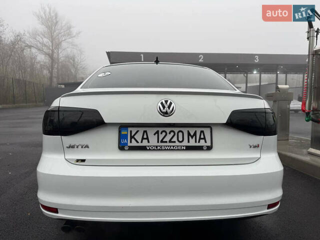 Білий Фольксваген Джетта, об'ємом двигуна 1.8 л та пробігом 103 тис. км за 13000 $, фото 7 на Automoto.ua
