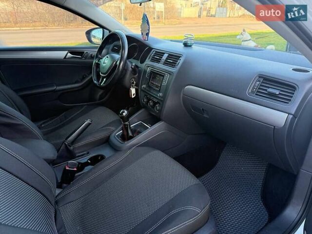 Білий Фольксваген Джетта, об'ємом двигуна 1.6 л та пробігом 153 тис. км за 11900 $, фото 9 на Automoto.ua