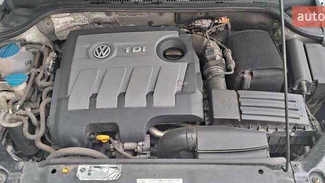 Белый Фольксваген Джетта, объемом двигателя 1.6 л и пробегом 206 тыс. км за 12000 $, фото 11 на Automoto.ua