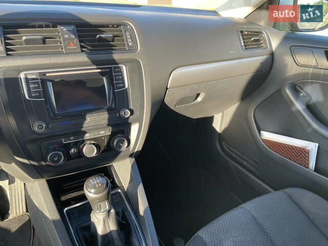 Белый Фольксваген Джетта, объемом двигателя 1.6 л и пробегом 280 тыс. км за 11200 $, фото 14 на Automoto.ua