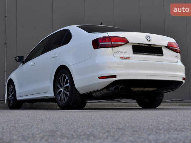Белый Фольксваген Джетта, объемом двигателя 1.4 л и пробегом 79 тыс. км за 12000 $, фото 4 на Automoto.ua