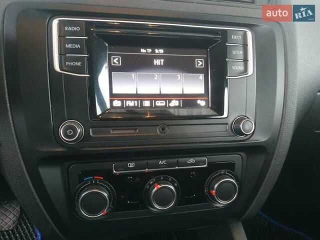 Білий Фольксваген Джетта, об'ємом двигуна 1.6 л та пробігом 307 тис. км за 8999 $, фото 35 на Automoto.ua