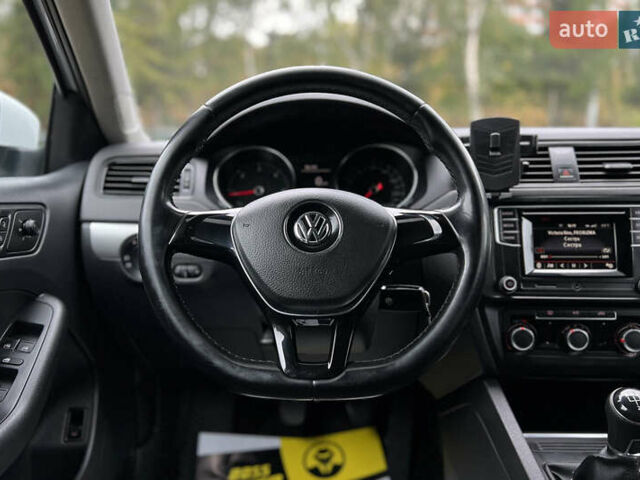 Фольксваген Джетта 2016 в Львове на Automoto.ua Белый Фольксваген Джетта, объемом двигателя 1.6 л и пробегом 187 тыс. км за 11500 $, фото 9 на Automoto.ua