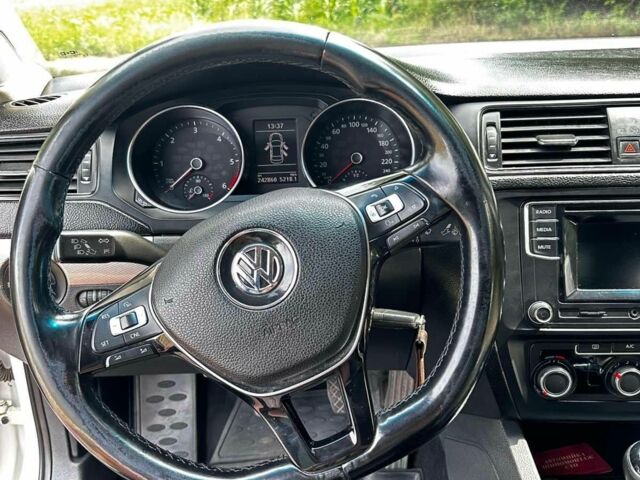 Белый Фольксваген Джетта, объемом двигателя 1.6 л и пробегом 240 тыс. км за 9800 $, фото 10 на Automoto.ua