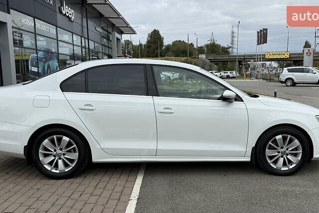 Белый Фольксваген Джетта, объемом двигателя 1.6 л и пробегом 76 тыс. км за 14800 $, фото 1 на Automoto.ua