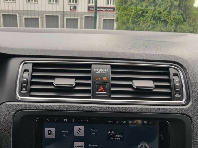 Белый Фольксваген Джетта, объемом двигателя 1.4 л и пробегом 164 тыс. км за 9999 $, фото 3 на Automoto.ua