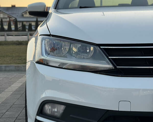 Белый Фольксваген Джетта, объемом двигателя 1.4 л и пробегом 63 тыс. км за 11000 $, фото 4 на Automoto.ua