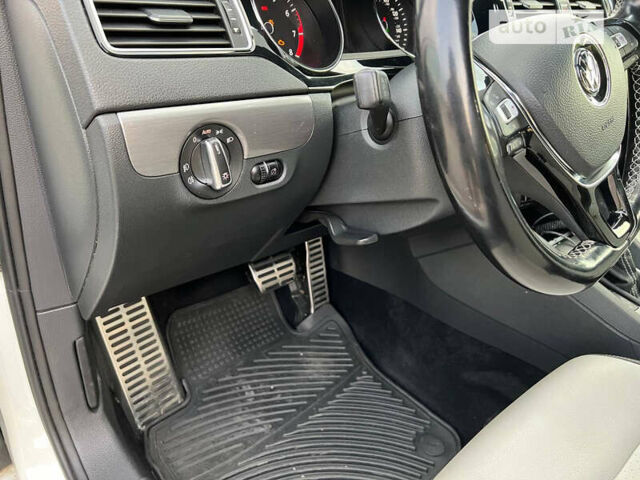 Белый Фольксваген Джетта, объемом двигателя 1.78 л и пробегом 140 тыс. км за 12000 $, фото 12 на Automoto.ua