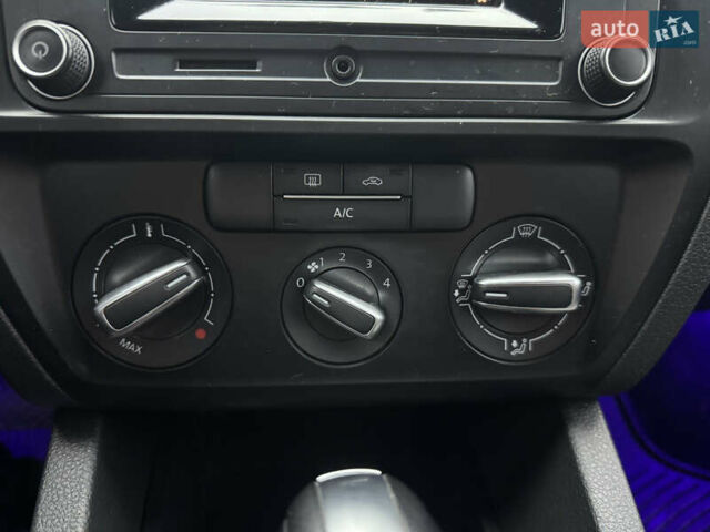 Білий Фольксваген Джетта, об'ємом двигуна 1.4 л та пробігом 146 тис. км за 10999 $, фото 23 на Automoto.ua