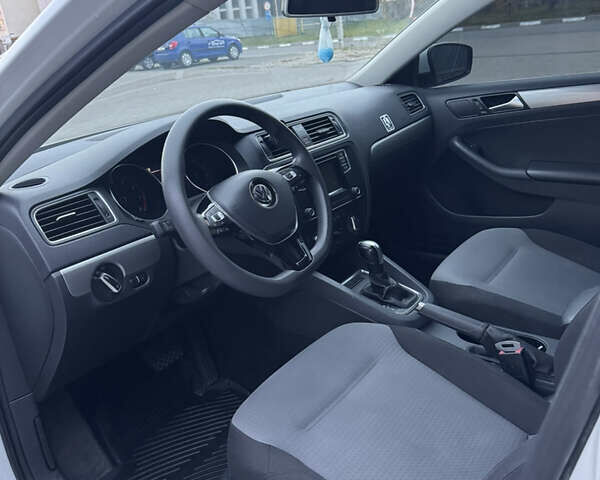 Белый Фольксваген Джетта, объемом двигателя 1.4 л и пробегом 176 тыс. км за 10500 $, фото 10 на Automoto.ua