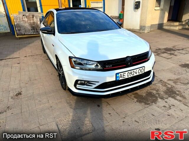 Белый Фольксваген Джетта, объемом двигателя 2 л и пробегом 109 тыс. км за 15000 $, фото 2 на Automoto.ua