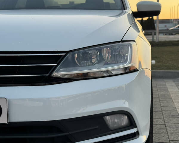 Белый Фольксваген Джетта, объемом двигателя 1.4 л и пробегом 63 тыс. км за 11000 $, фото 3 на Automoto.ua